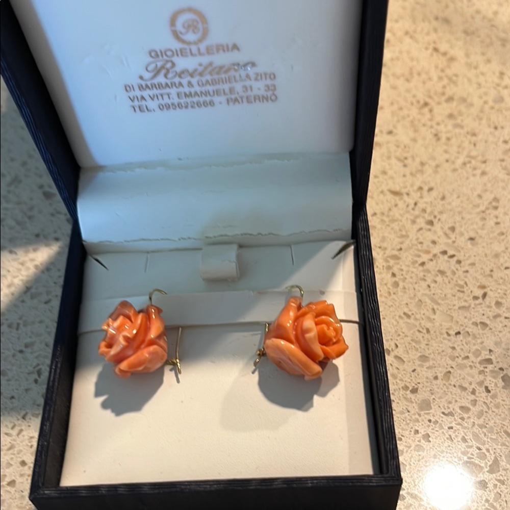 fine coral rose 14 kt pierced Earrings